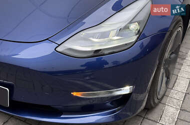 Седан Tesla Model 3 2021 в 