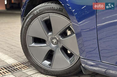 Седан Tesla Model 3 2021 в 