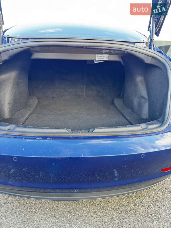 Седан Tesla Model 3 2022 в Киеве