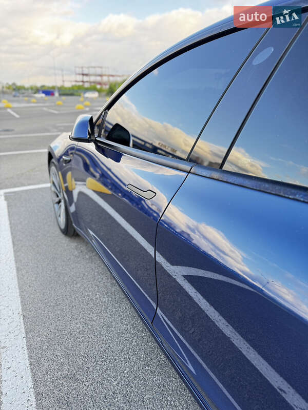 Седан Tesla Model 3 2022 в Киеве