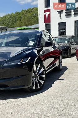 Седан Tesla Model 3 2024 в Вінниці