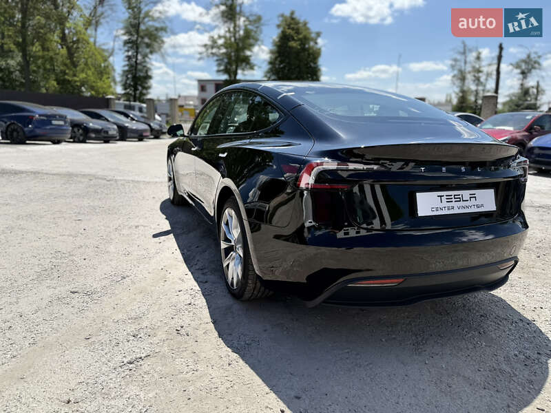 Седан Tesla Model 3 2024 в Вінниці