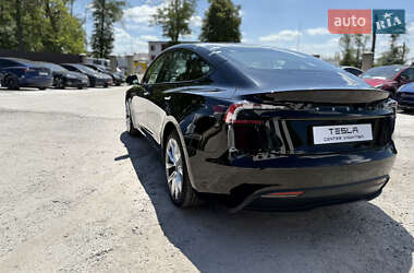 Седан Tesla Model 3 2024 в 