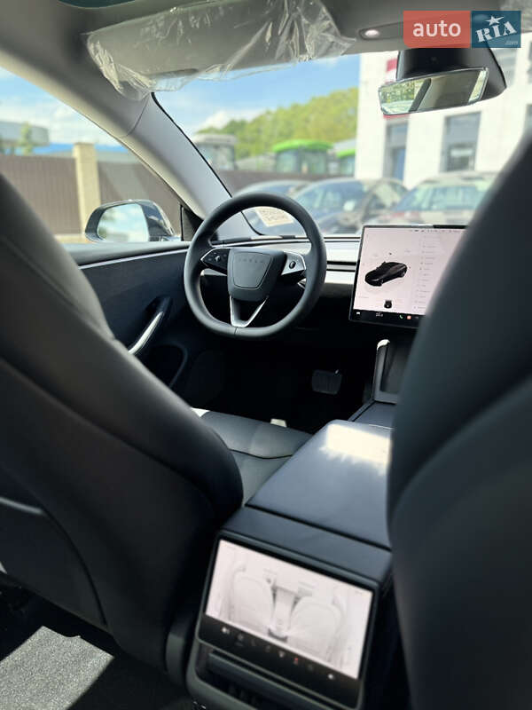 Седан Tesla Model 3 2024 в Вінниці
