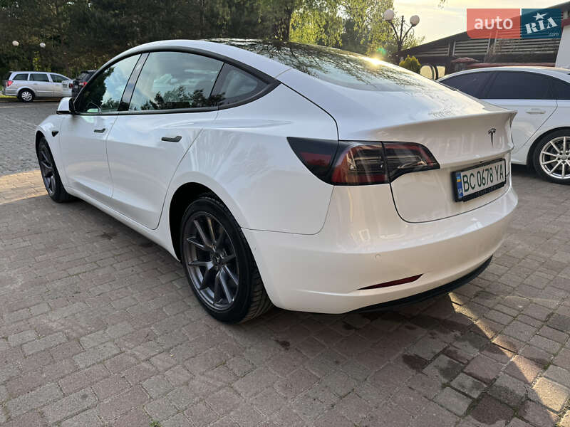 Седан Tesla Model 3 2022 в Львові