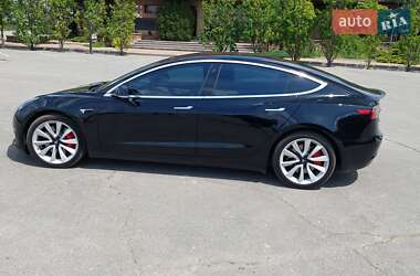 Седан Tesla Model 3 2019 в 