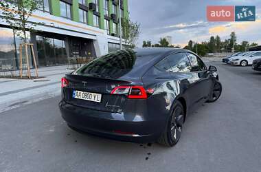 Седан Tesla Model 3 2021 в 