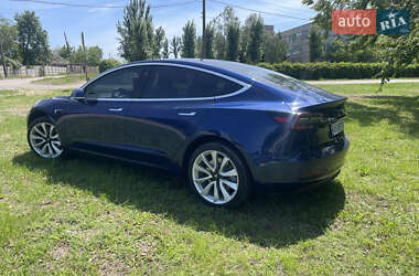Седан Tesla Model 3 2019 в 