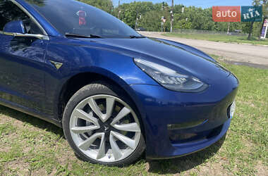 Седан Tesla Model 3 2019 в 