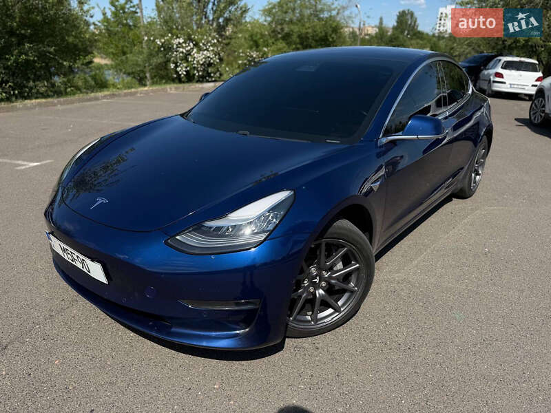 Седан Tesla Model 3 2018 в Кривому Розі
