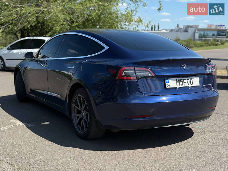 Седан Tesla Model 3 2018 в Кривому Розі