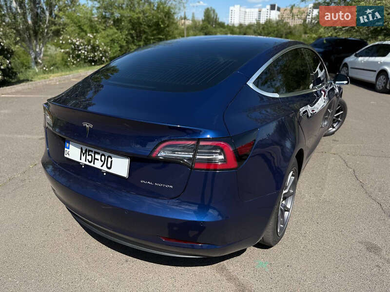Седан Tesla Model 3 2018 в Кривому Розі