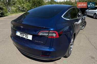 Седан Tesla Model 3 2018 в 