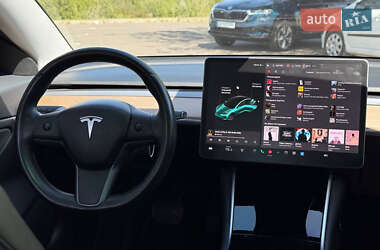 Седан Tesla Model 3 2018 в 