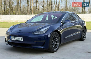 Седан Tesla Model 3 2019 в 