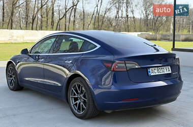 Седан Tesla Model 3 2019 в 