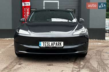 Седан Tesla Model 3 2024 в 
