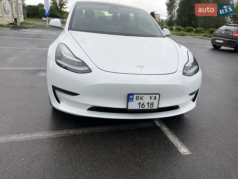Седан Tesla Model 3 2019 в Здолбуніві