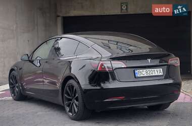 Седан Tesla Model 3 2021 в 