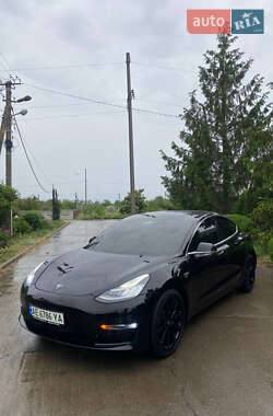 Седан Tesla Model 3 2019 в 