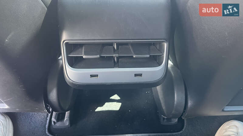 Седан Tesla Model 3 2018 в Києві