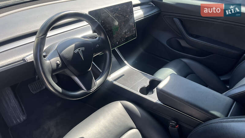 Седан Tesla Model 3 2018 в Києві