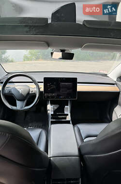 Седан Tesla Model 3 2019 в 
