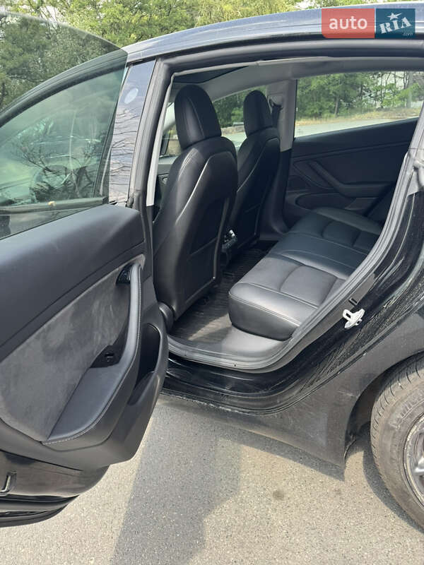 Седан Tesla Model 3 2019 в Днепре