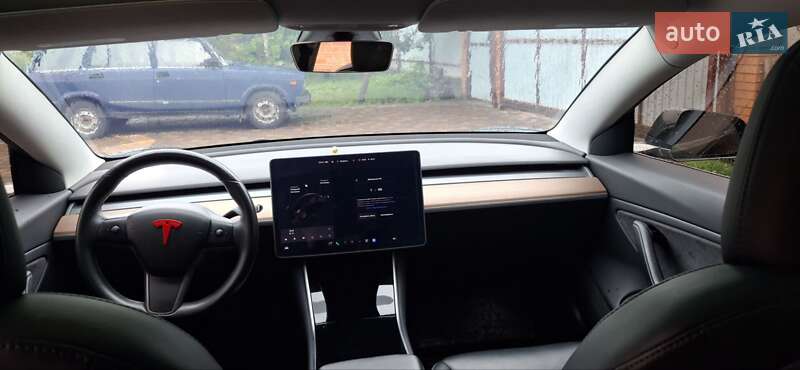 Седан Tesla Model 3 2019 в Борисполе