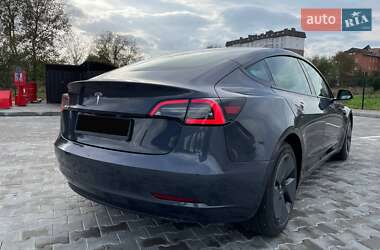 Седан Tesla Model 3 2021 в 