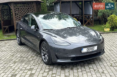 Седан Tesla Model 3 2021 в 