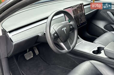 Седан Tesla Model 3 2021 в 