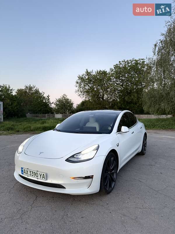 Седан Tesla Model 3 2019 в Києві