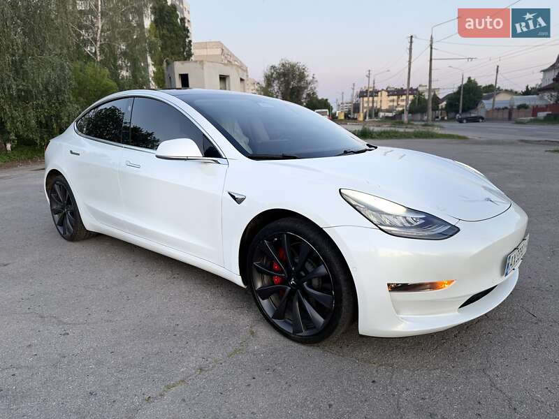 Седан Tesla Model 3 2019 в Києві