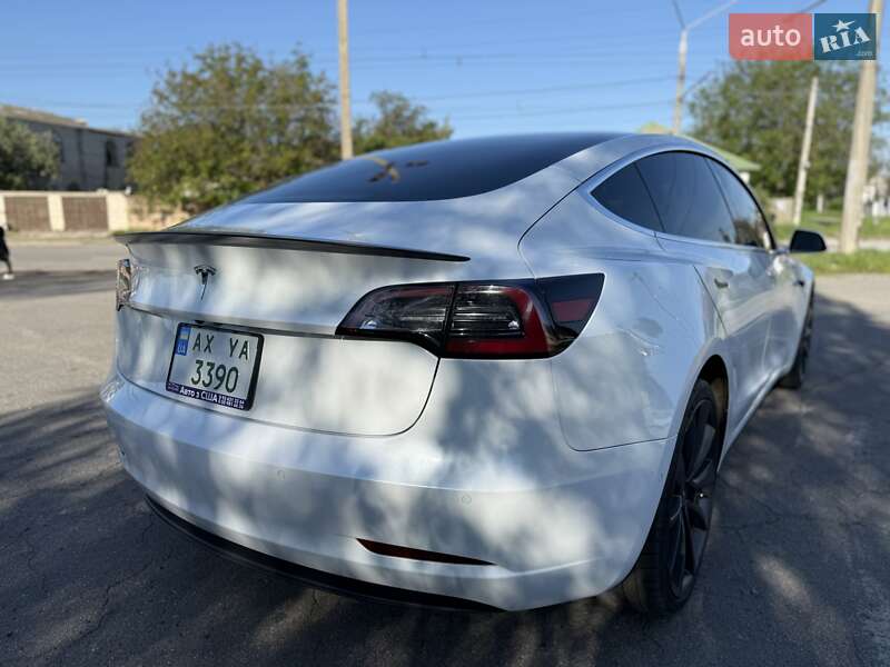 Седан Tesla Model 3 2019 в Києві