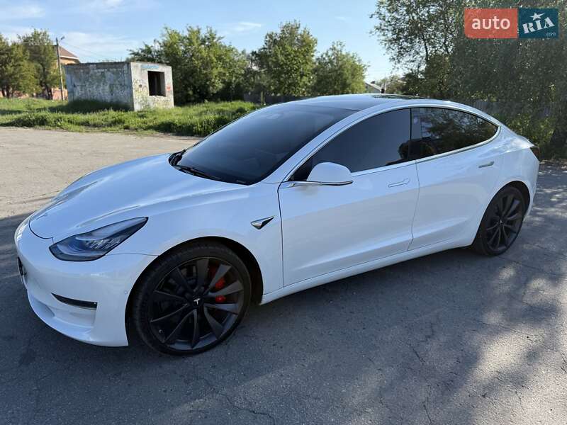 Седан Tesla Model 3 2019 в Києві