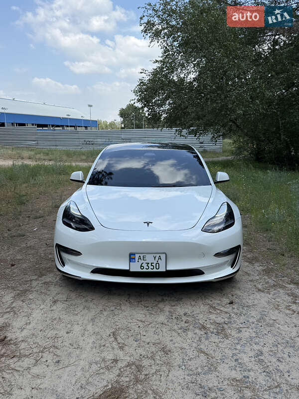 Седан Tesla Model 3 2023 в Днепре