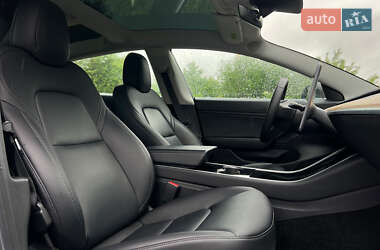Седан Tesla Model 3 2020 в 