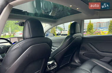 Седан Tesla Model 3 2019 в 