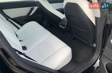 Седан Tesla Model 3 2020 в 