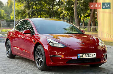 Седан Tesla Model 3 2022 в Киеве