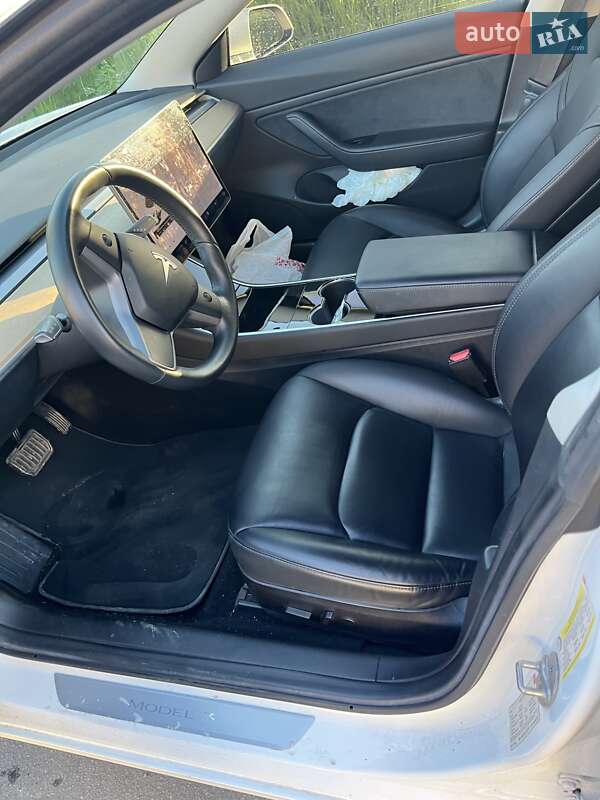 Седан Tesla Model 3 2018 в Тернополі