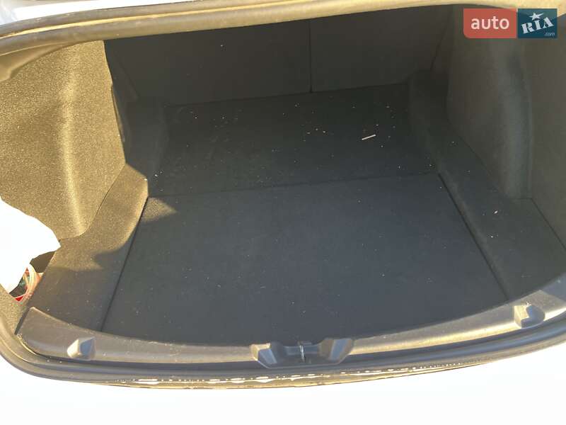 Седан Tesla Model 3 2018 в Тернополі