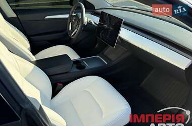 Седан Tesla Model 3 2022 в 