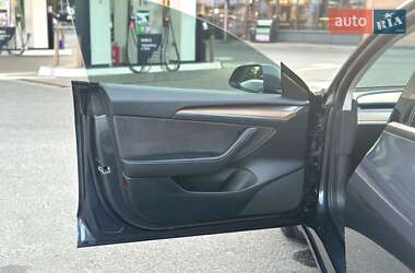 Седан Tesla Model 3 2021 в Киеве