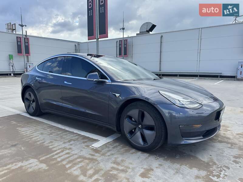 Tesla Model 3 2019