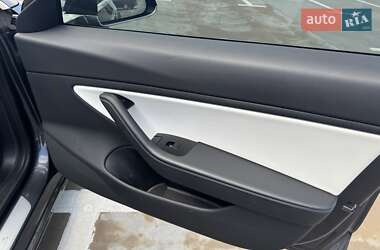 Седан Tesla Model 3 2019 в 
