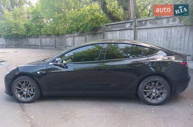 Седан Tesla Model 3 2019 в 