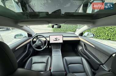 Седан Tesla Model 3 2022 в 