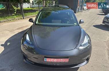 Седан Tesla Model 3 2023 в 